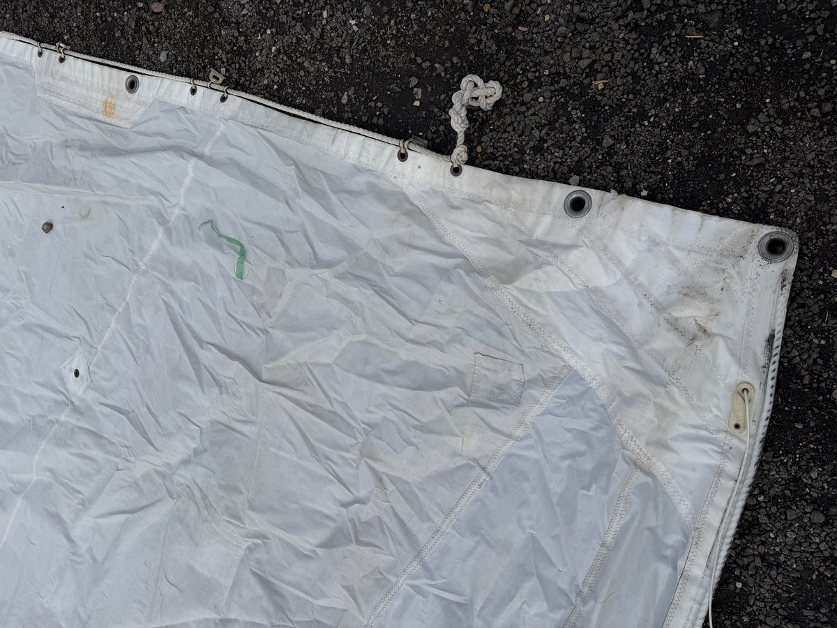 Columbia 8.7 Main Sail - 31'10" (5/8" Slide Side) x 33'10" x 10'10"