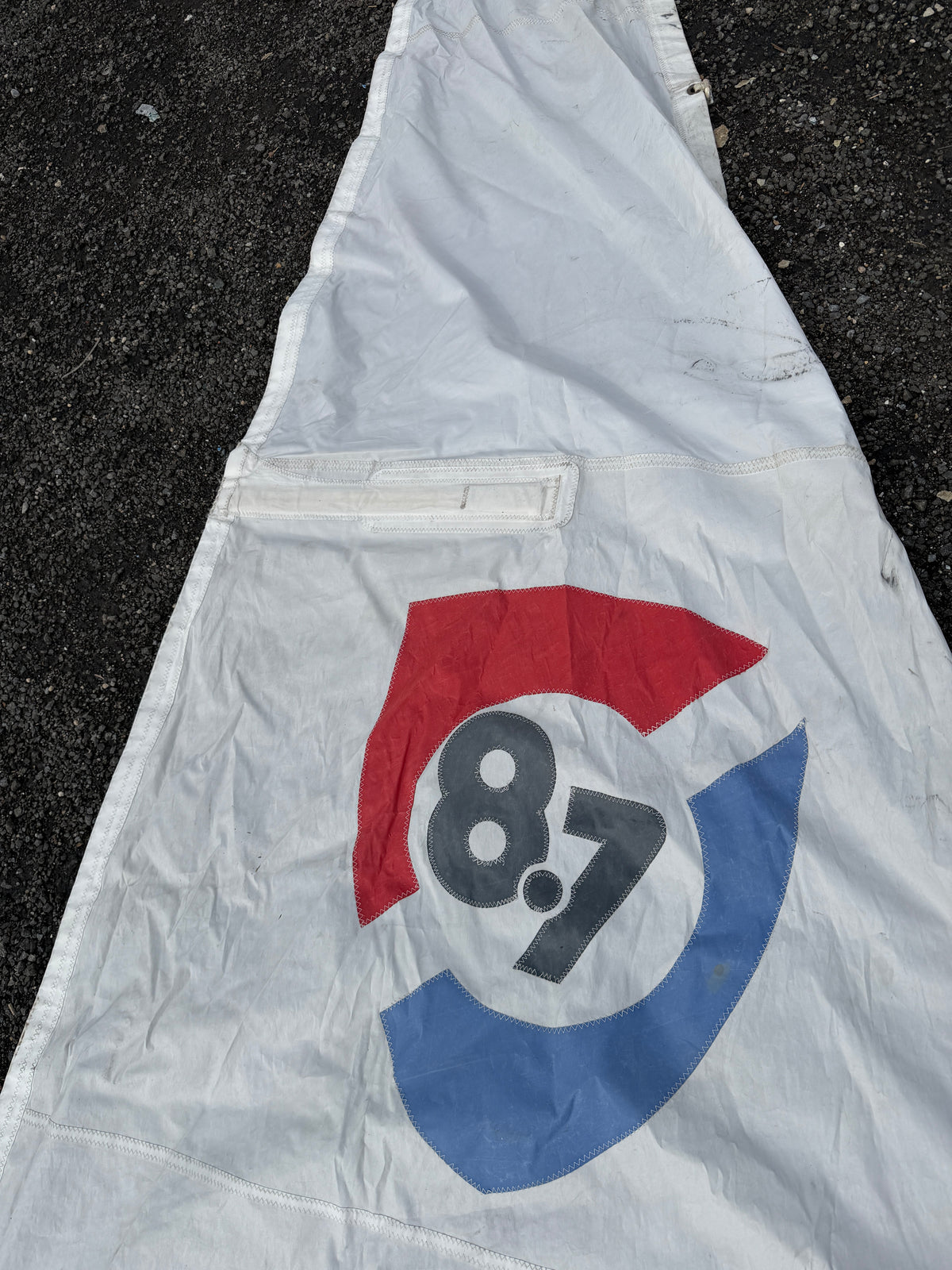 Columbia 8.7 Main Sail - 31'10" (5/8" Slide Side) x 33'10" x 10'10"