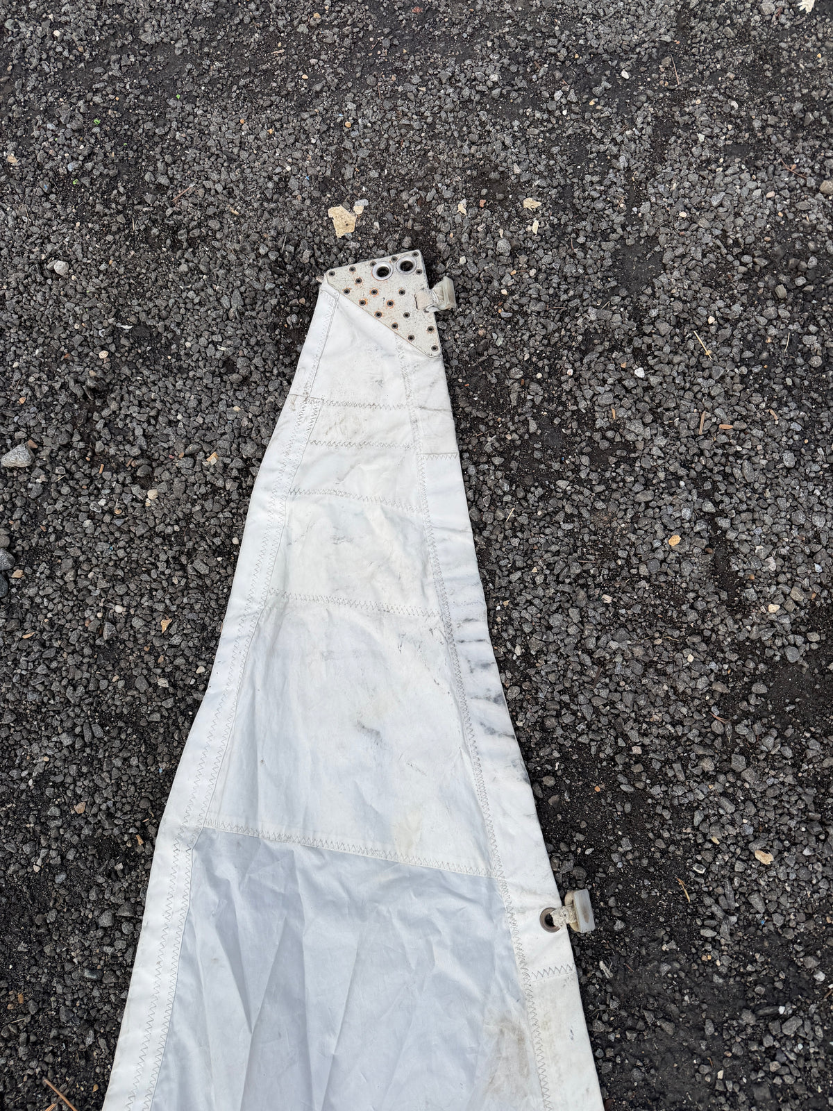 Columbia 8.7 Main Sail - 31'10" (5/8" Slide Side) x 33'10" x 10'10"