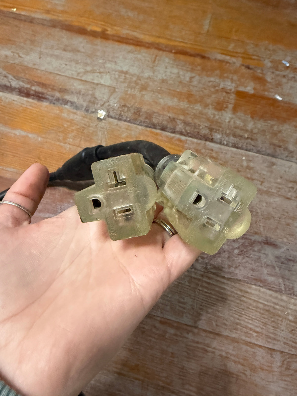 3' 2 Outlet Split Y Cord - L5-30P 125V - Cable Matters Brand