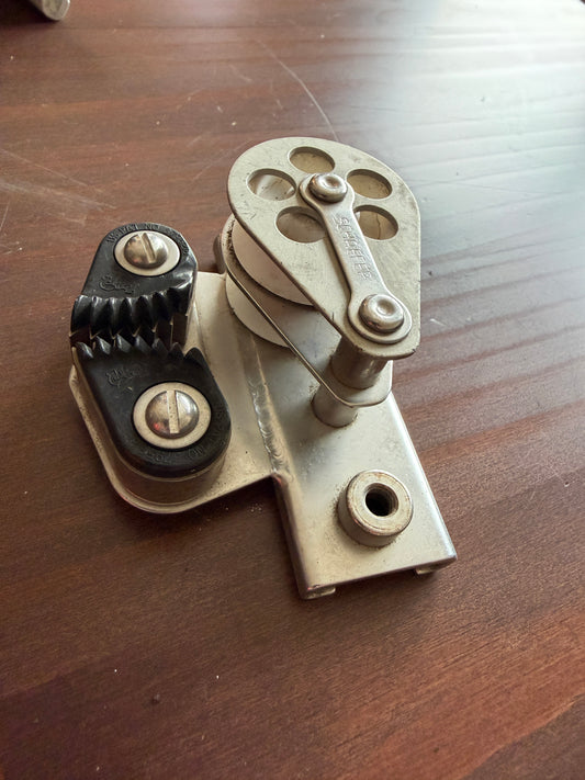 Schaefer 1" Track Car - 1 1/2" Double Sheave With Cam Cleat - Missing Screw Adjuster