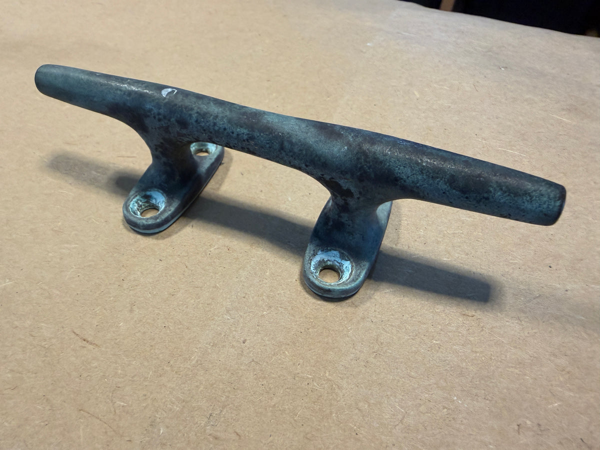 5 5/8" Bronze Cleat - Tartan 30