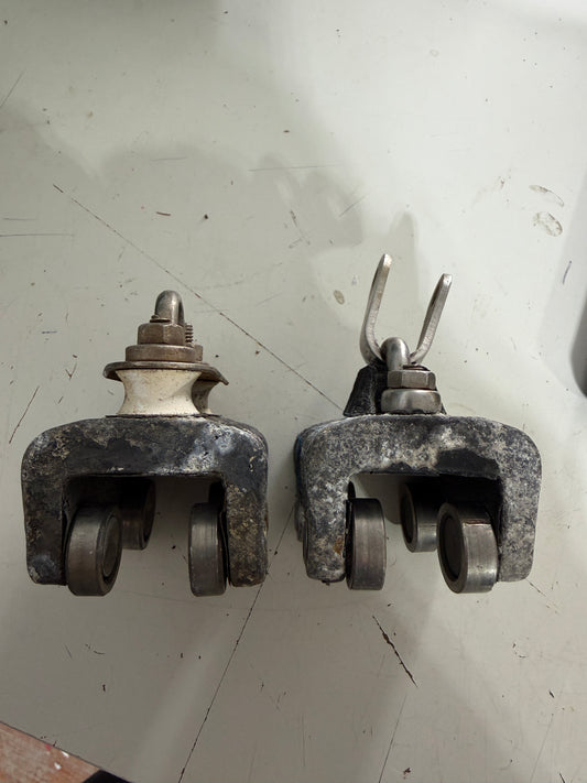 PAIR 1" Track Lead Cars