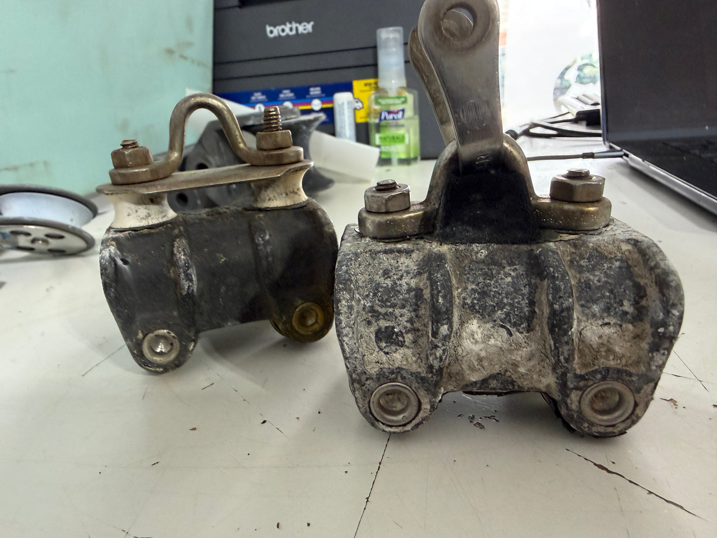PAIR 1" Track Lead Cars