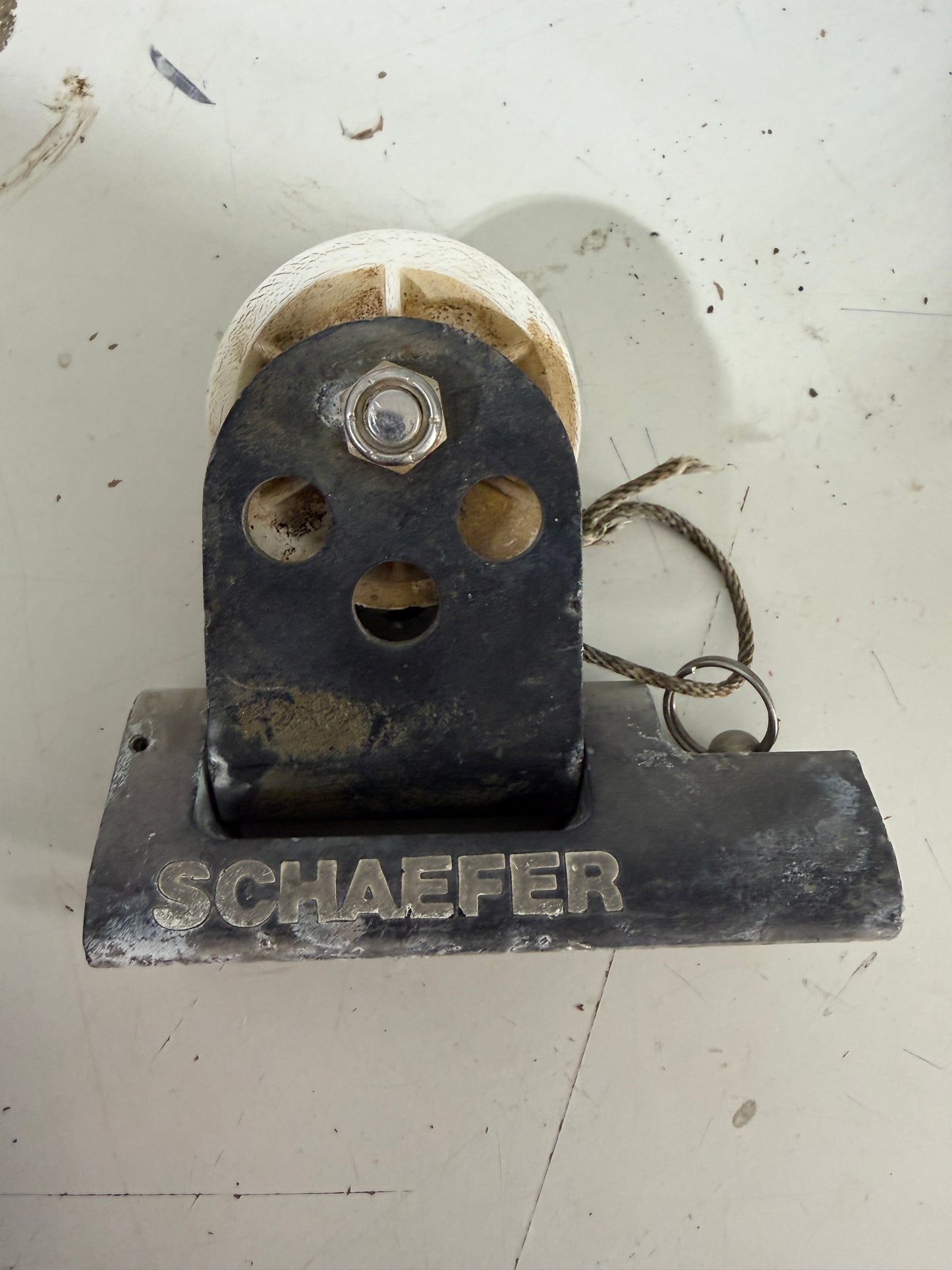 1 1/4" Schaefer Sheet Block - Skinny Sheave - Needs to be Replaced