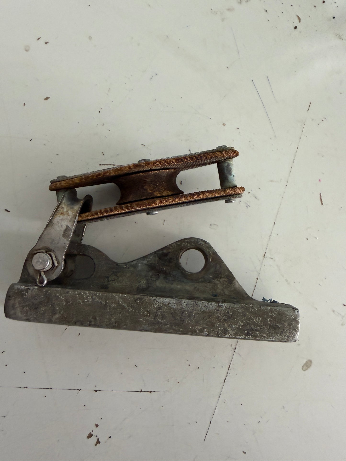 3/4" Chromed Bronze Lead Car - Small Tufnol Block as is
