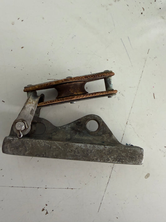 3/4" Chromed Bronze Lead Car - Small Tufnol Block as is
