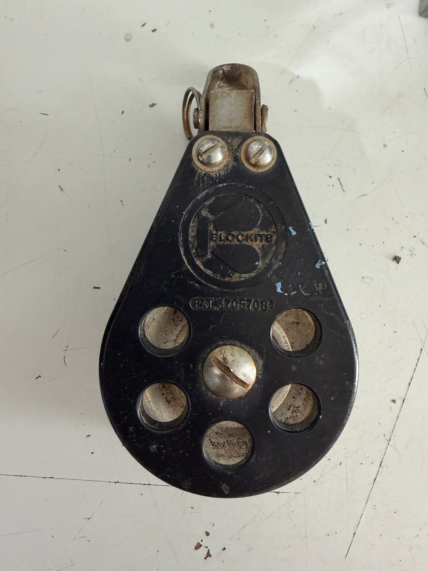 Blockits Single Swivel Block - NEEDS NEW SHEAVE