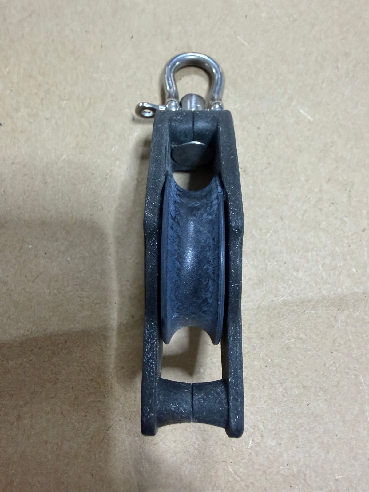 Harken 40C Single Block With Becket & Shackle - 1 1/2" Sheave x 3/8" Line