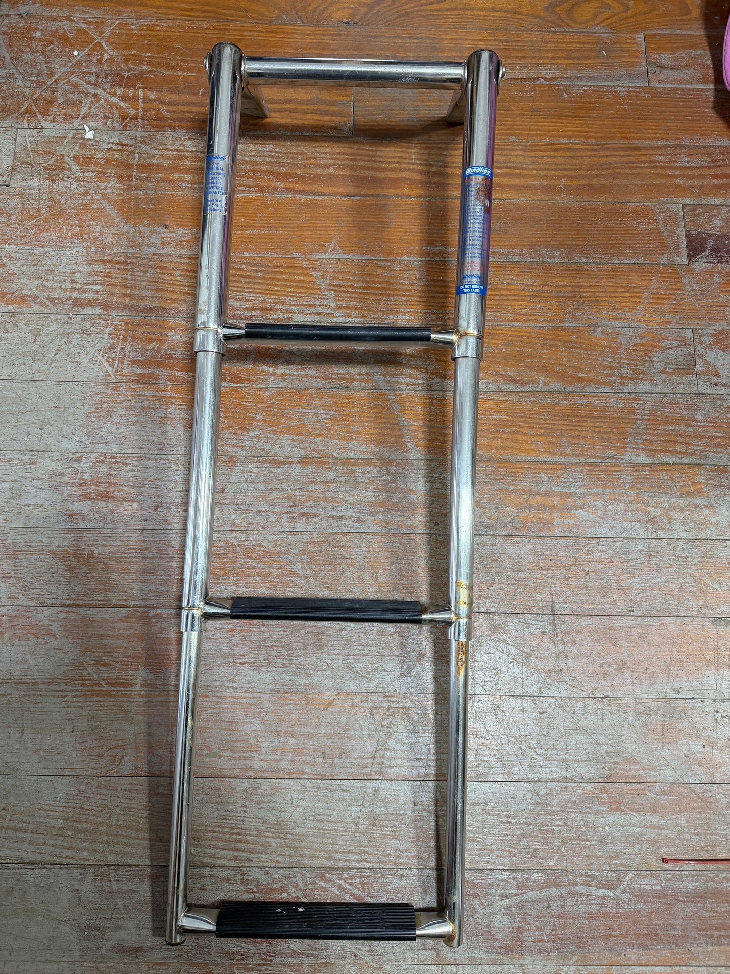 WindLine 3 Step Telescoping Ladder - Bent