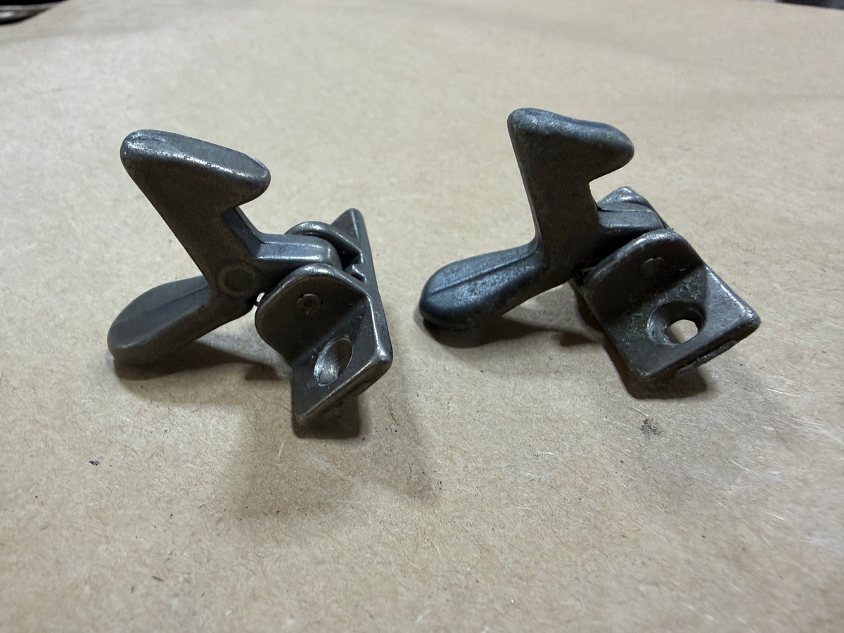 PAIR Plastic Toggle Latches