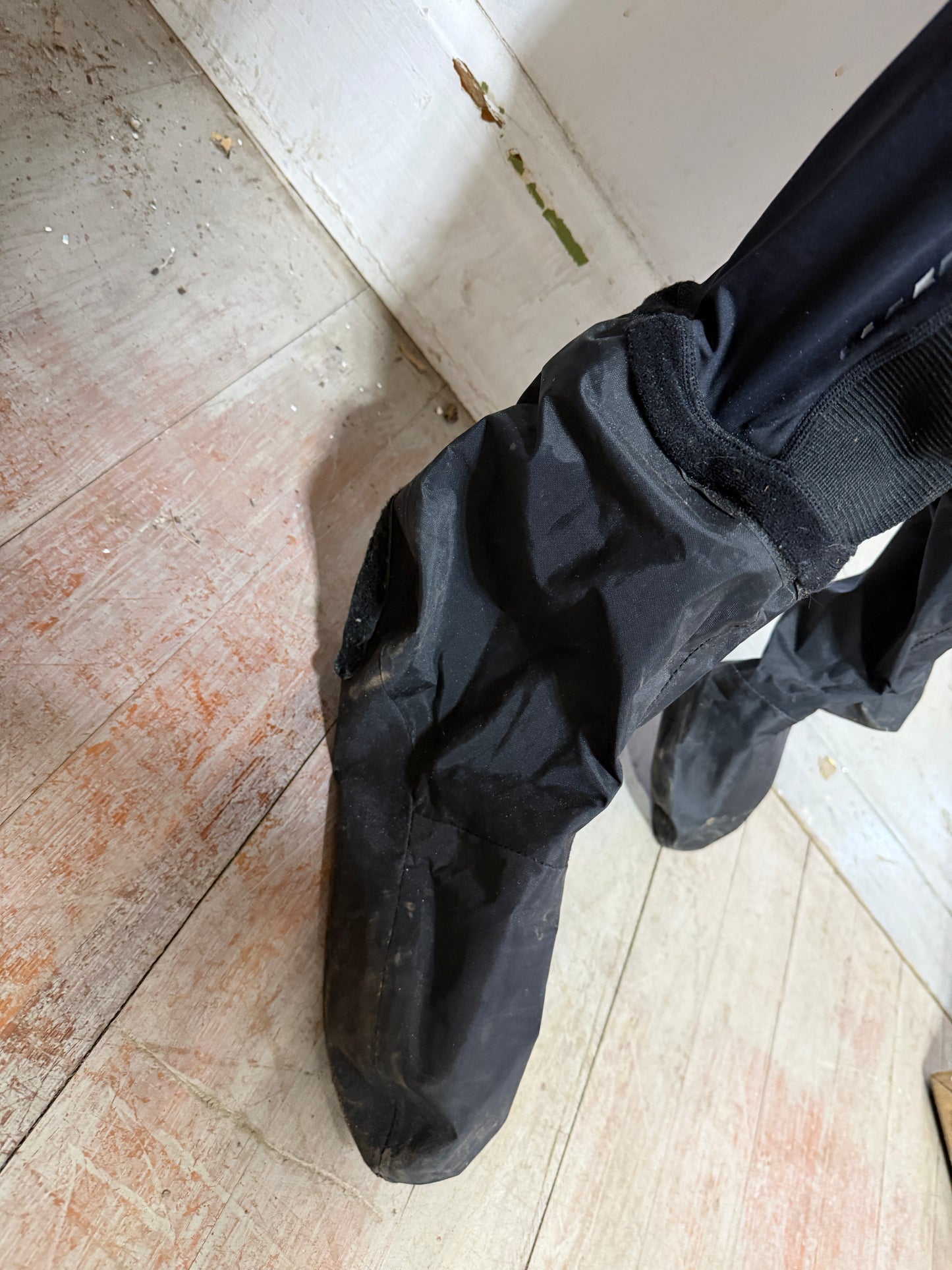 2/3XL Aqua Lung Dry Suit