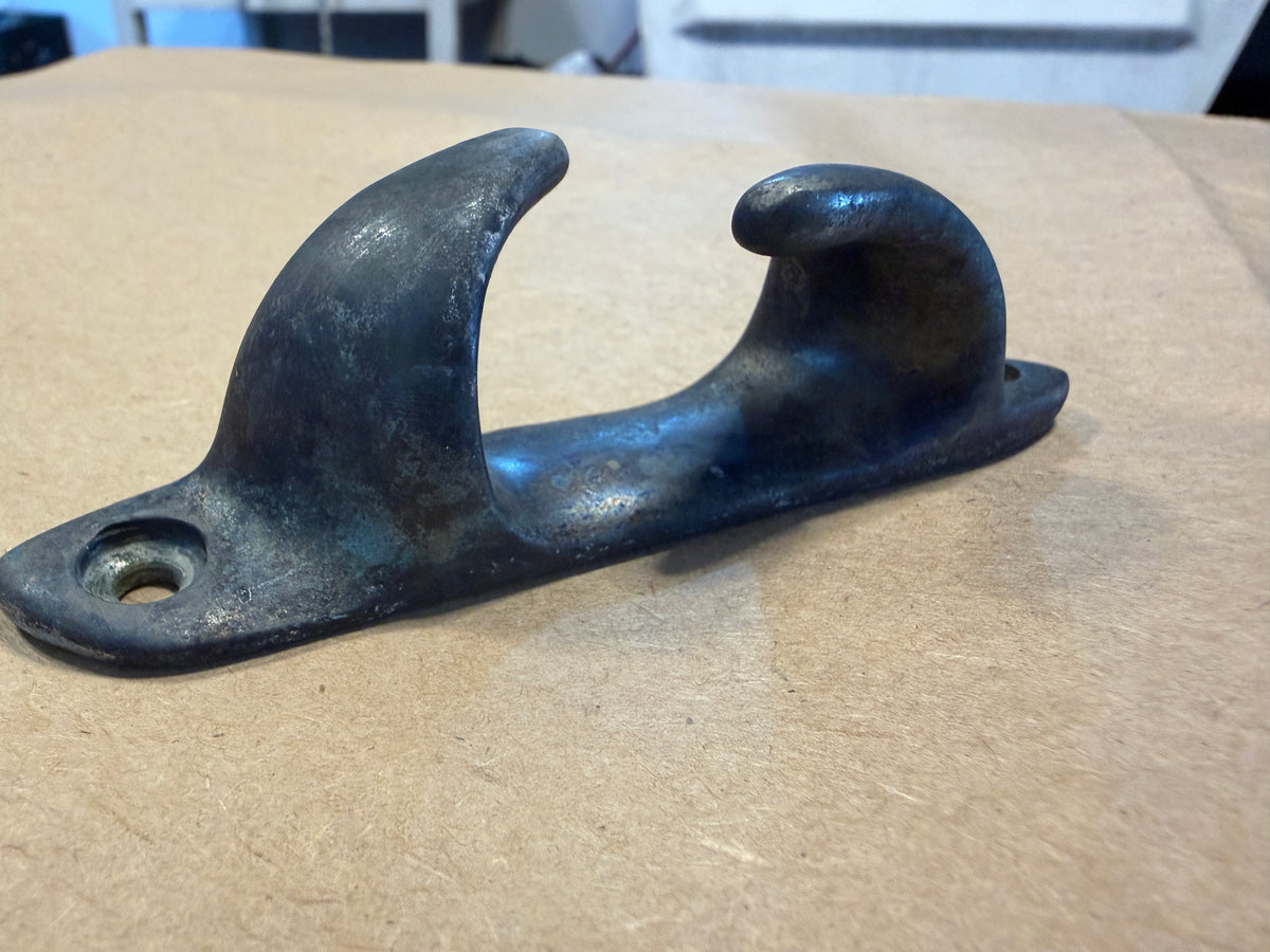 4 1/2" Chromed Bronze Starboard Chock Cleat