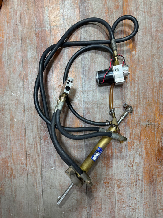 The Seastar hydraulic steering system - model BA175-7TM. Part number is HC5319 12V