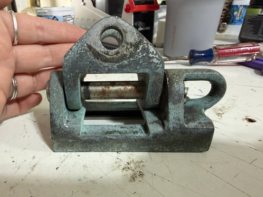 Bronze Gooseneck 1 1/2” Track With 1/2” Pin With 7/8” Width