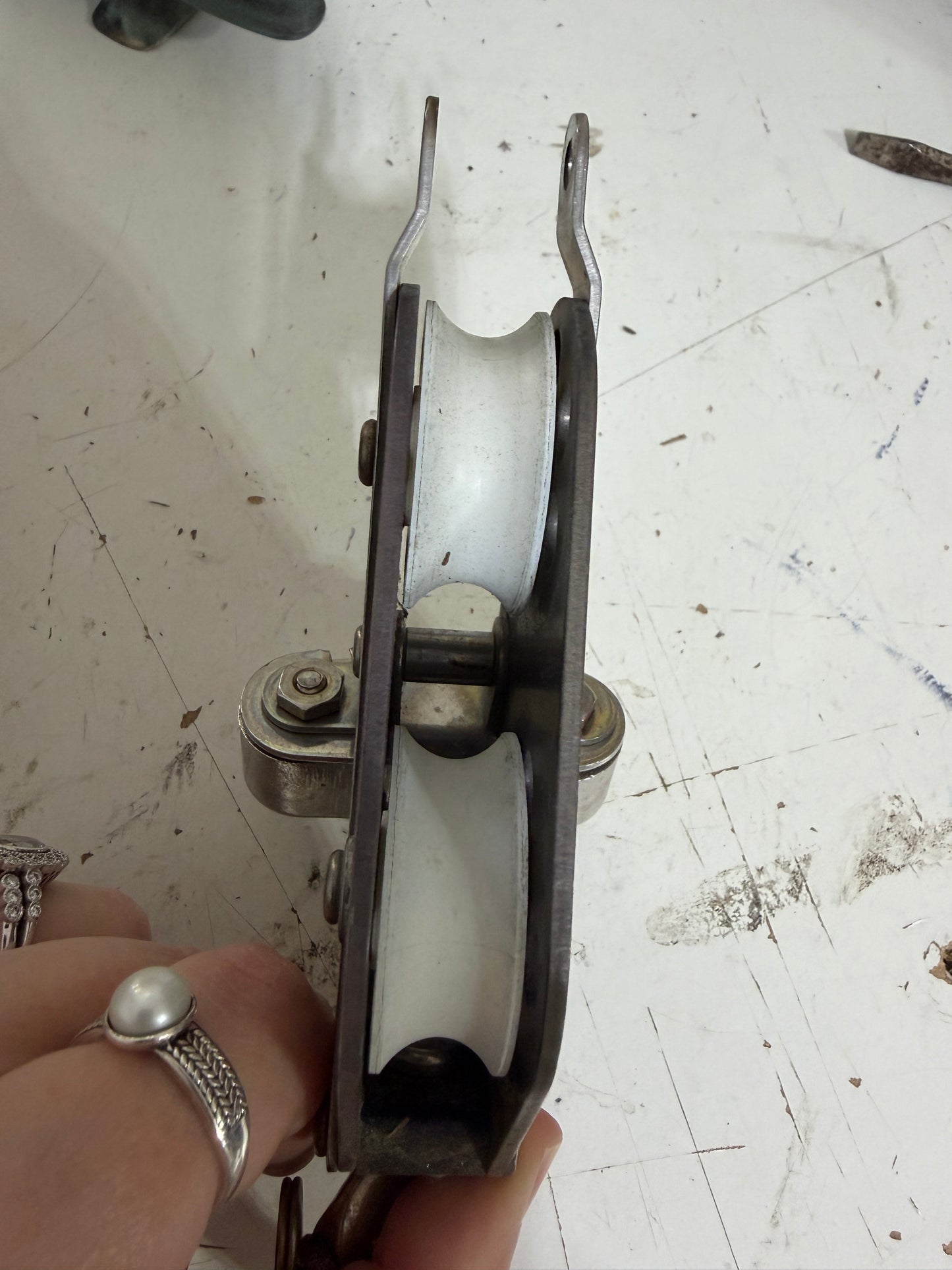 Schaefer Swivel Fiddle Block With Cam Cleat & Schaefer Shackle - 1 1/2” Sheaves - 3/8” Line