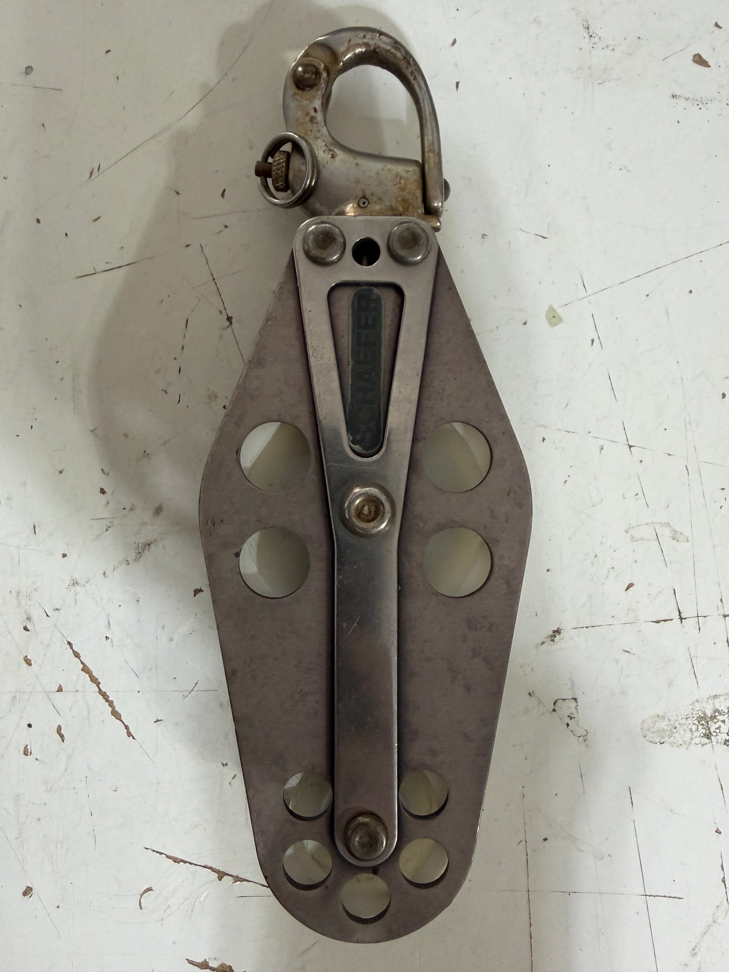 Schaefer Swivel Fiddle With Shackle - (2 1/2” Top; 1 3/4” Bottom Sheave) - 7/16” Line