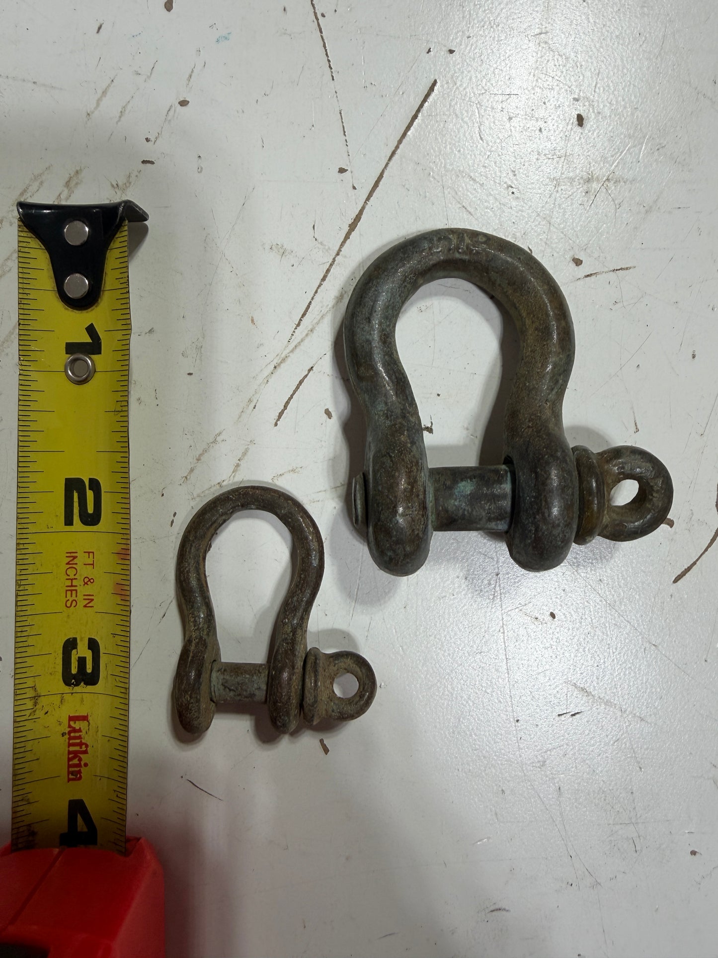 1/4" and 3/8" Bronze Bow Shackles