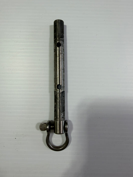 4 3/4" x 1/2" Diameter Pin With Shackle