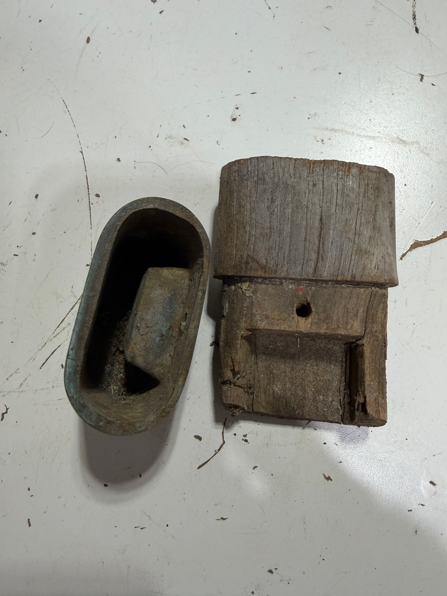 Half Bronze Gate Locking Hinge