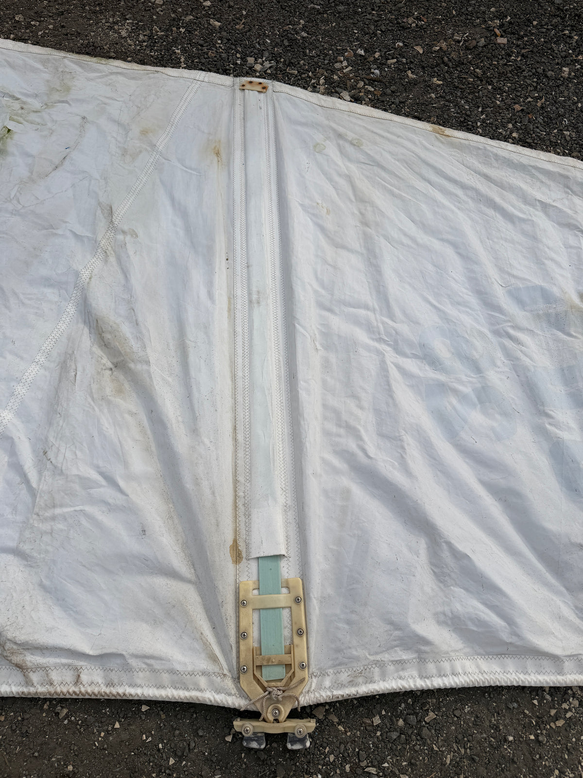 C&C 26 MAIN SAIL - 28'7" (1/2" Slug Side) x 30'4" x 8'7"