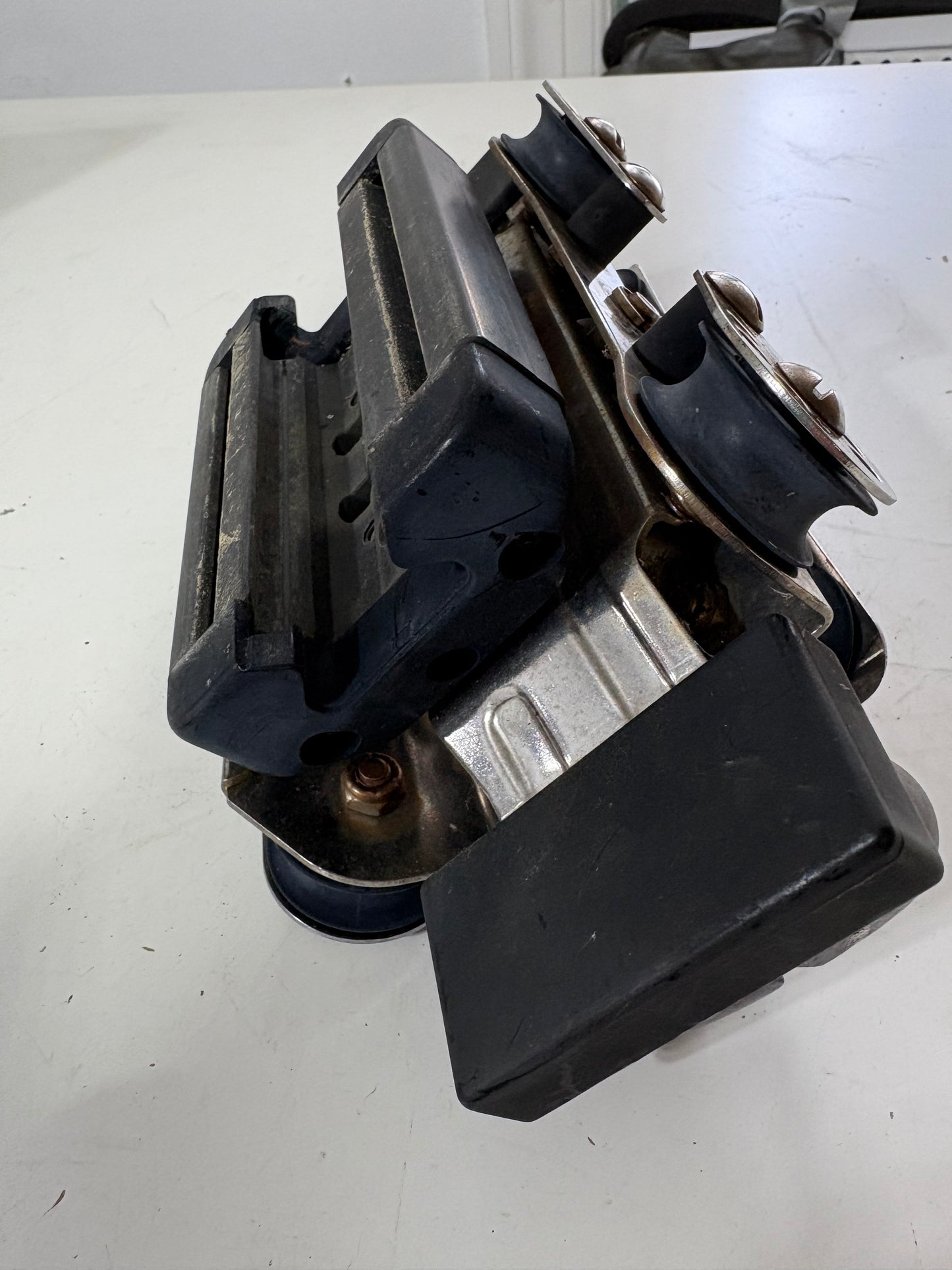 Harken Mega Traveler / Track Car - 1 1/4" Track