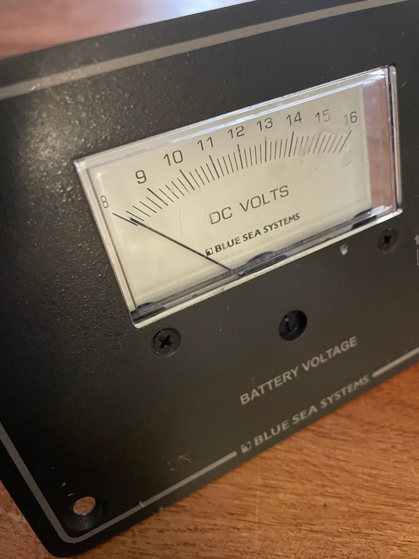 BSS DC Volts Gauge In Panel