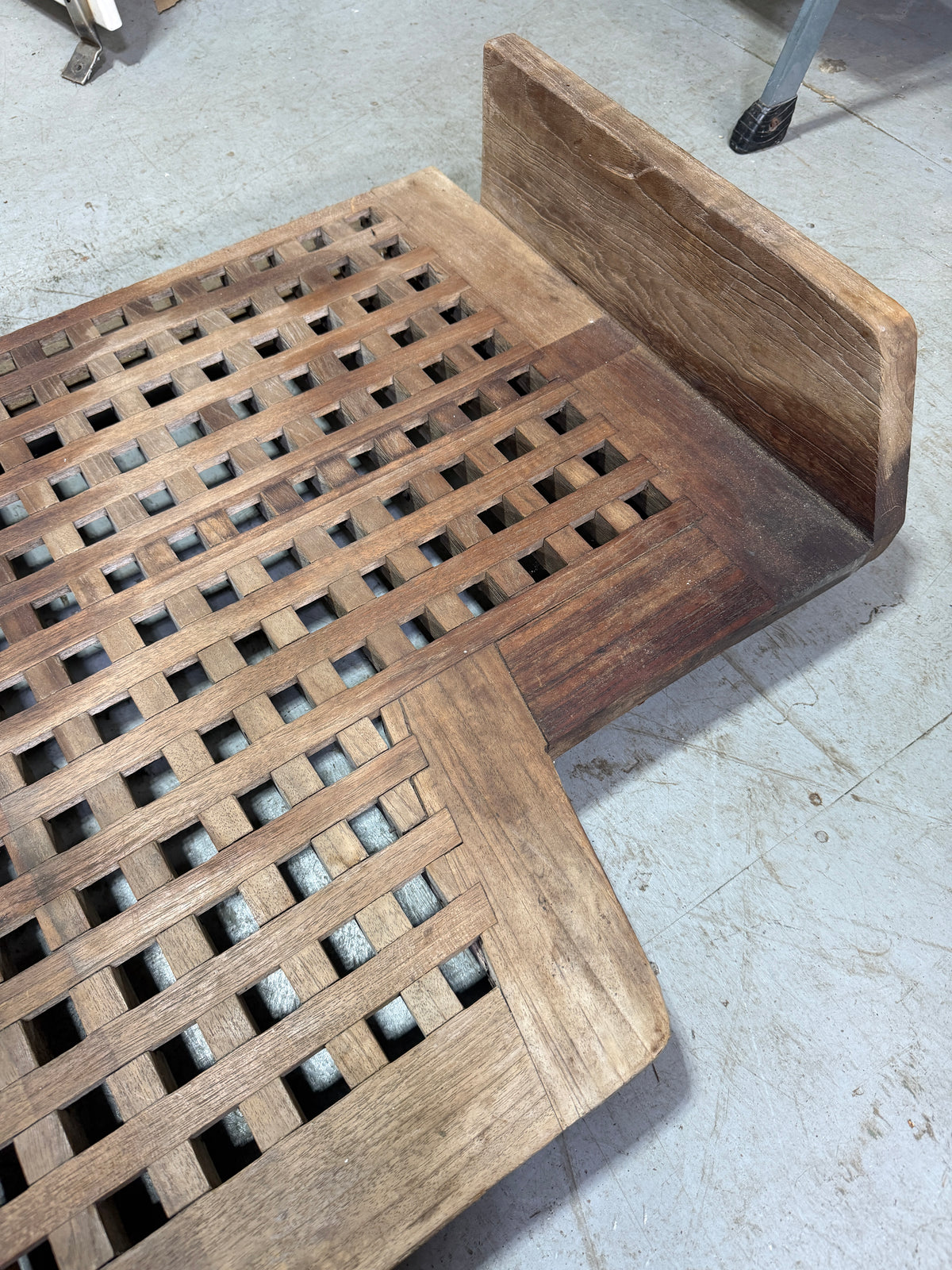 Teak Grate OFF Trintella IV - Unique Shaped -- #401