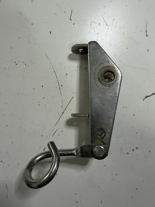 Gooseneck Attachment With Reefing Hook