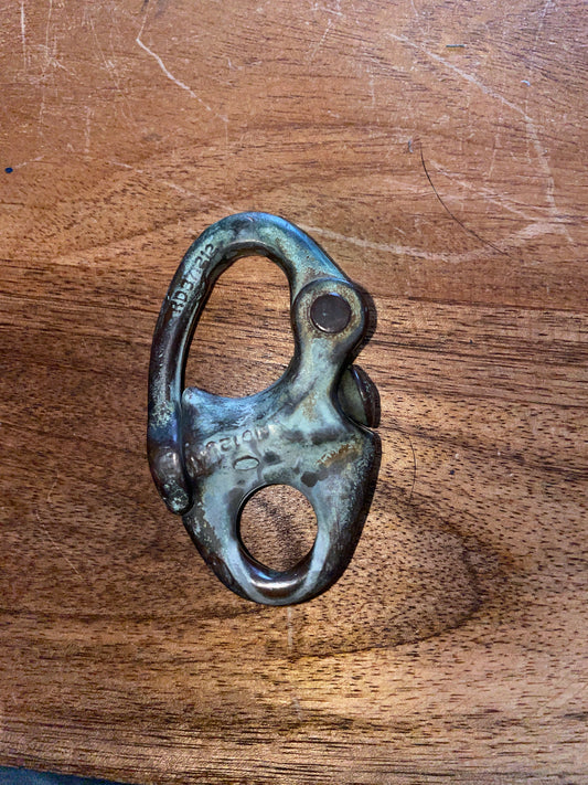 Small Bronze Fixed Bail Shackle - 1/2” Eye