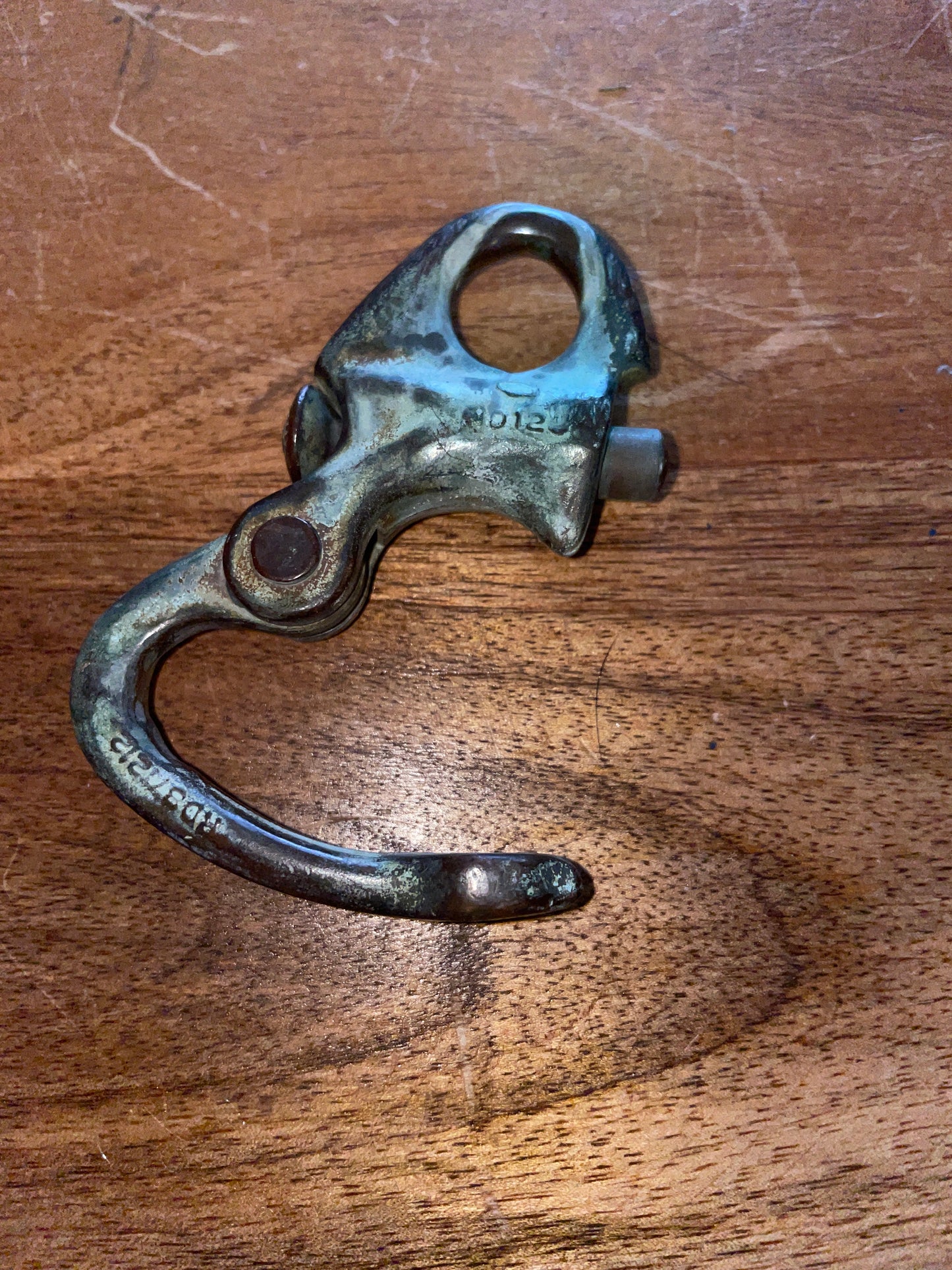 Small Bronze Fixed Bail Shackle - 1/2” Eye