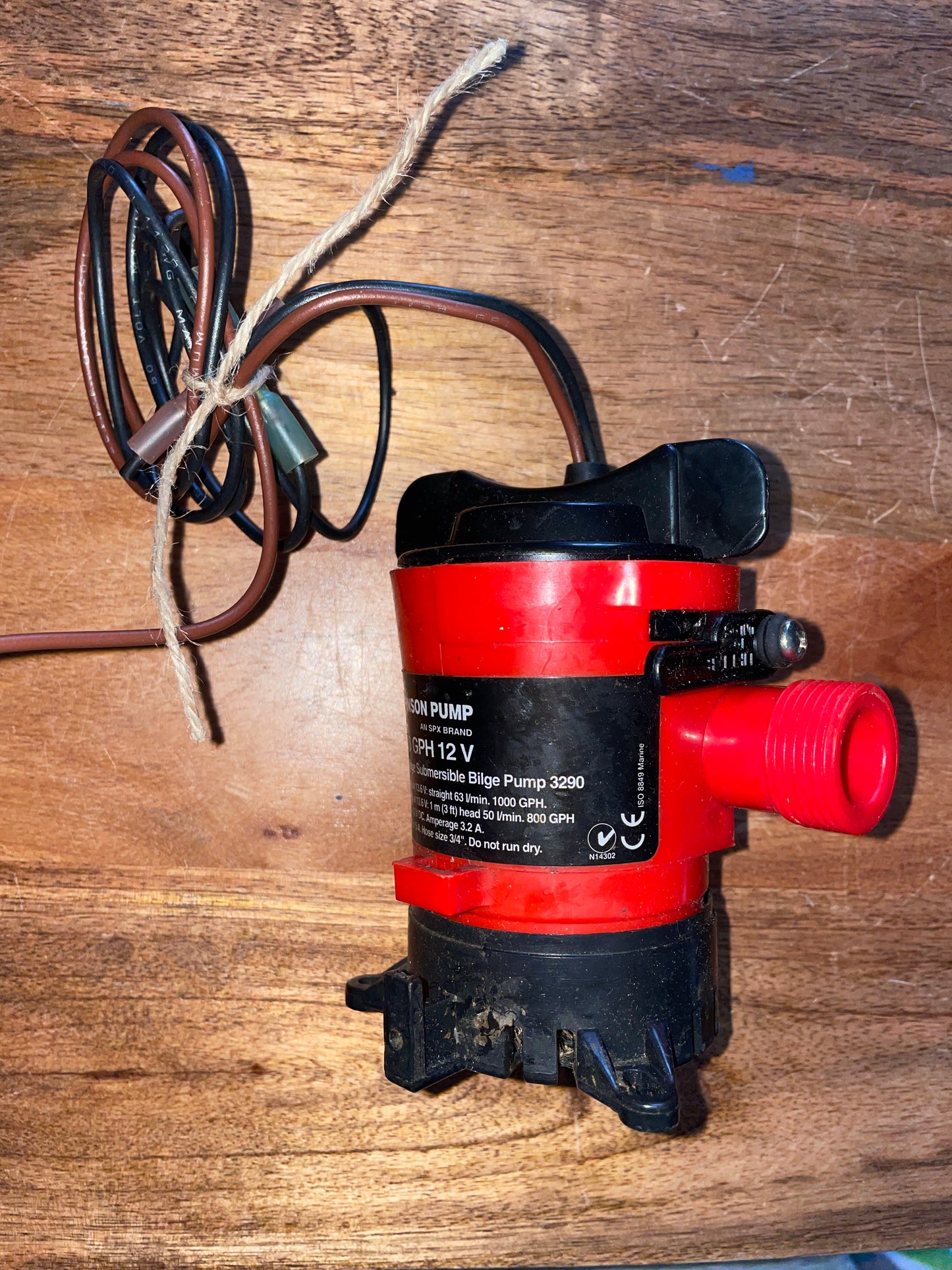 Johnson 1000GPH 12V Bilge Pump