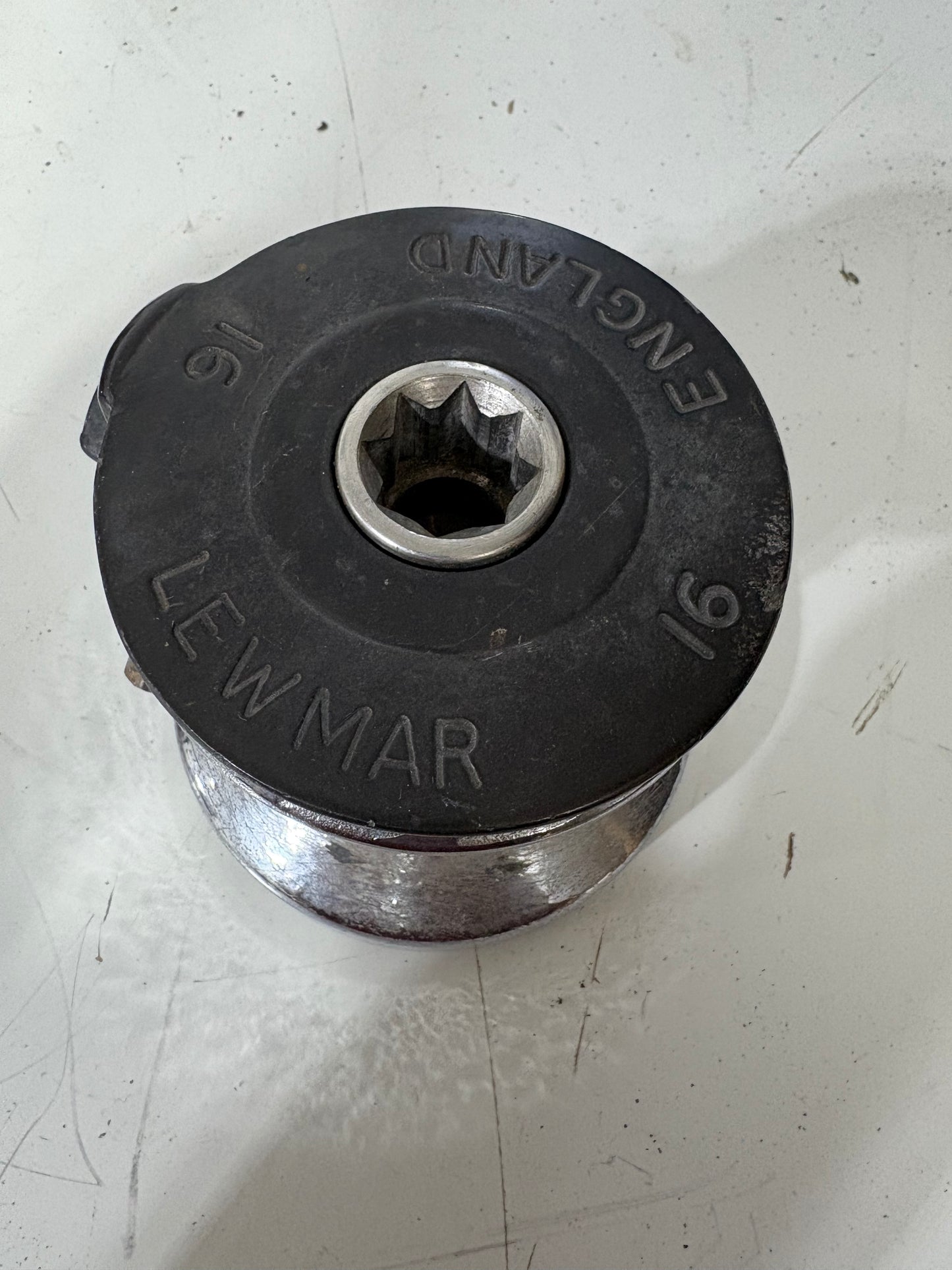 Lewmar 16  Winch Self Tailing
