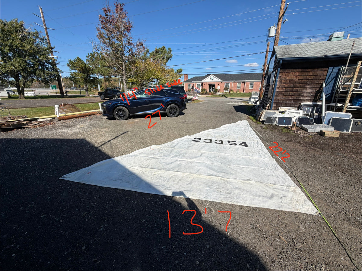 CAL 29 Sail - 27' (1/4" Slide Side) x 22'2" x 13'7"