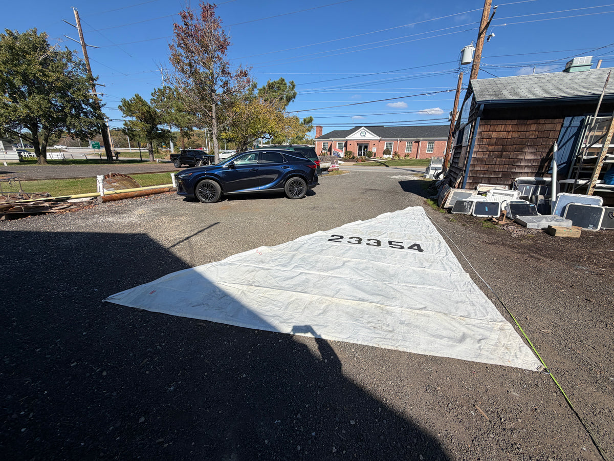 CAL 29 Sail - 27' (1/4" Slide Side) x 22'2" x 13'7"