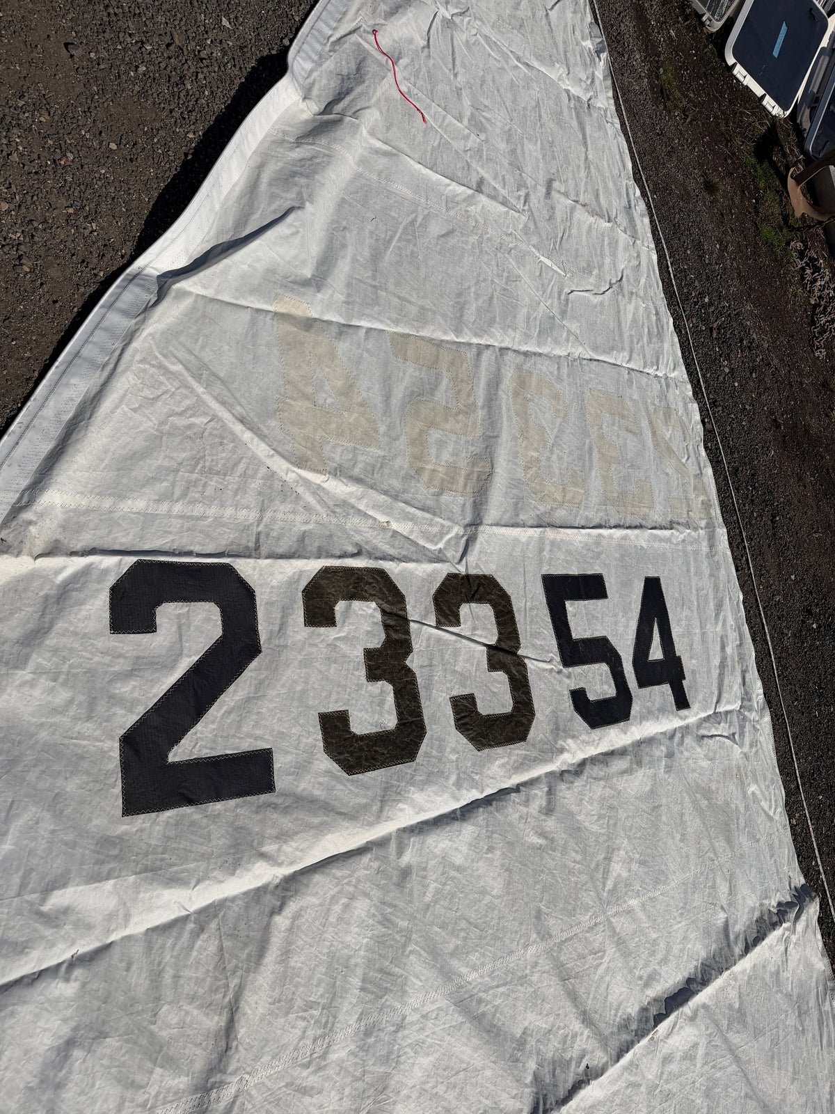 CAL 29 Sail - 27' (1/4" Slide Side) x 22'2" x 13'7"