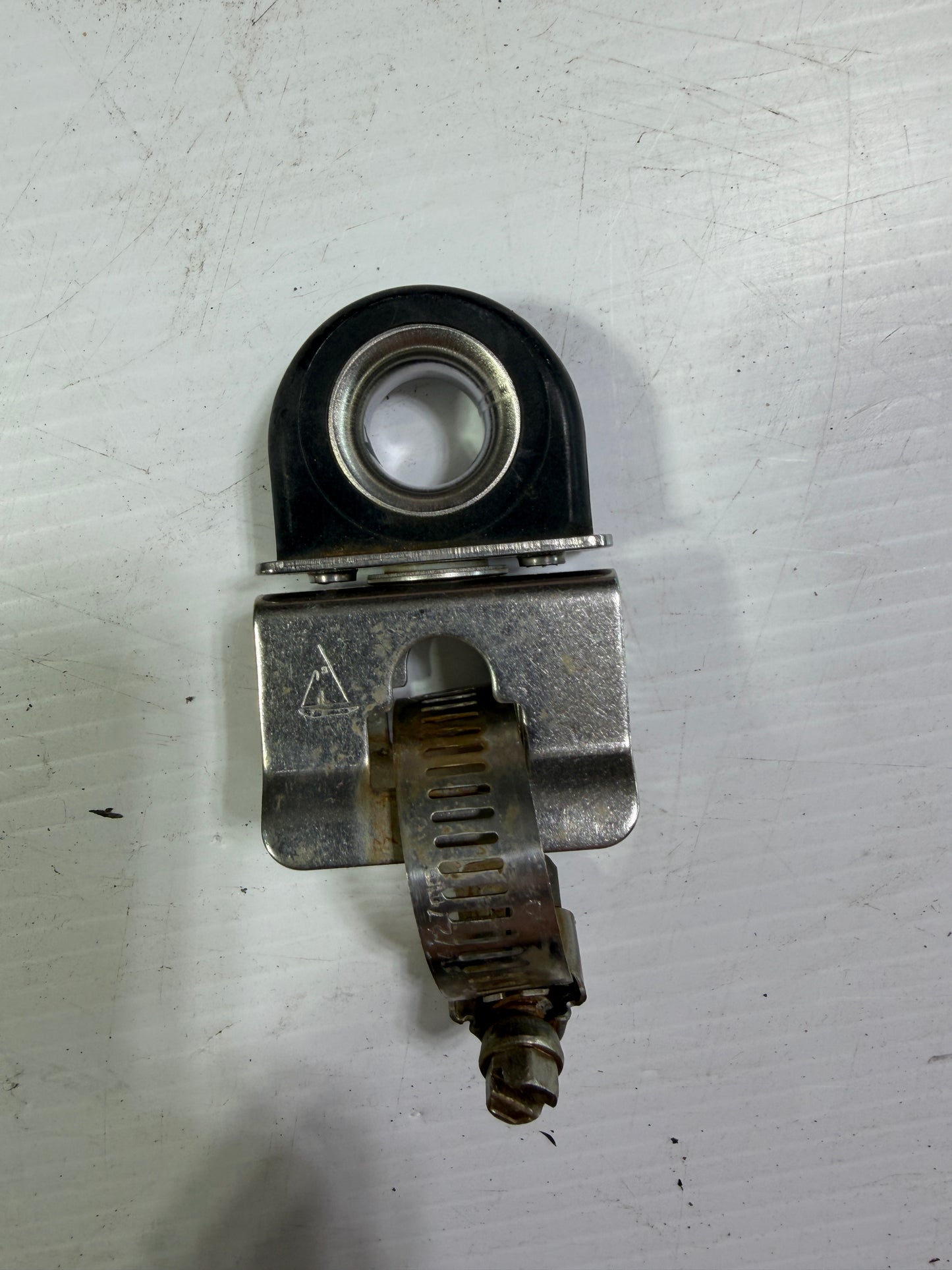 Swivel Fairlead With Base - 1/2" Eye Diameter