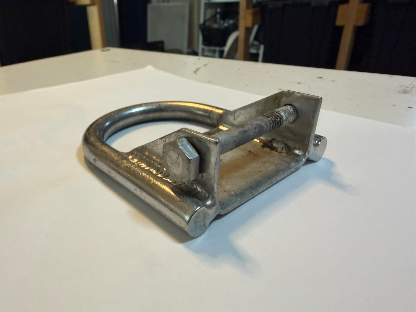 1 3/4" Flat Mounting Boom Bail