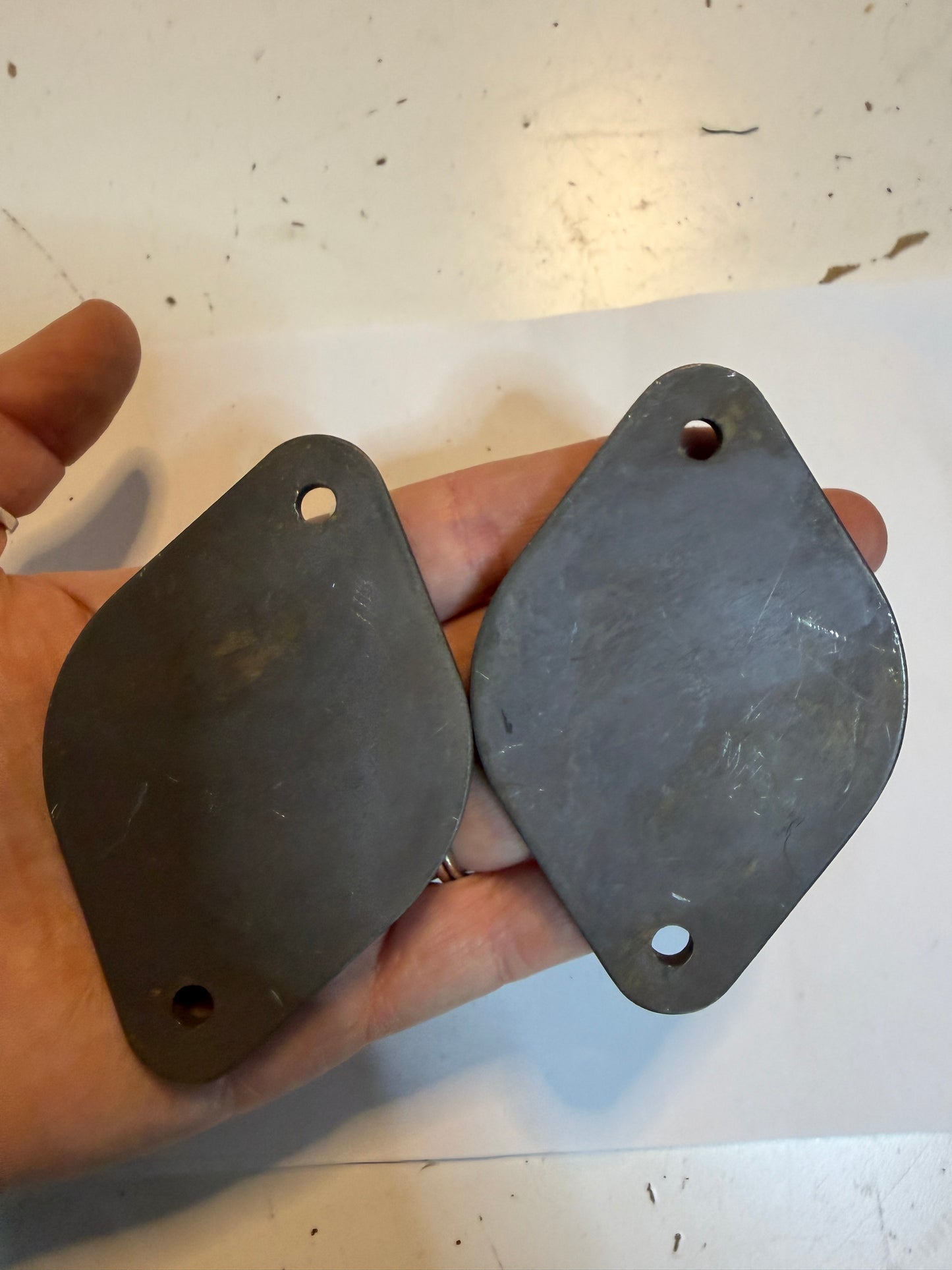 PAIR 333854 Engine Plates With Screws
