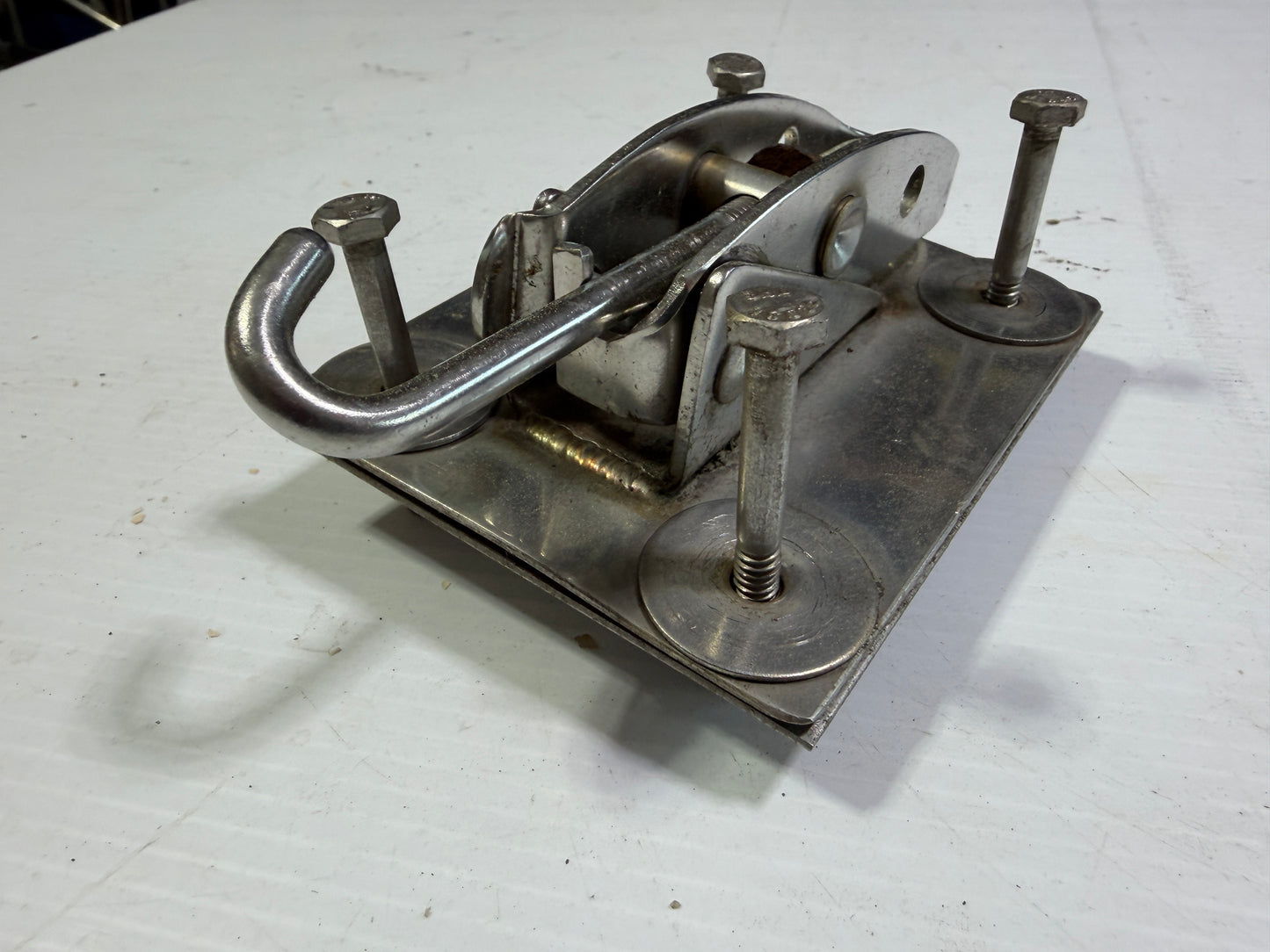 Anchor Tensioner on Plate