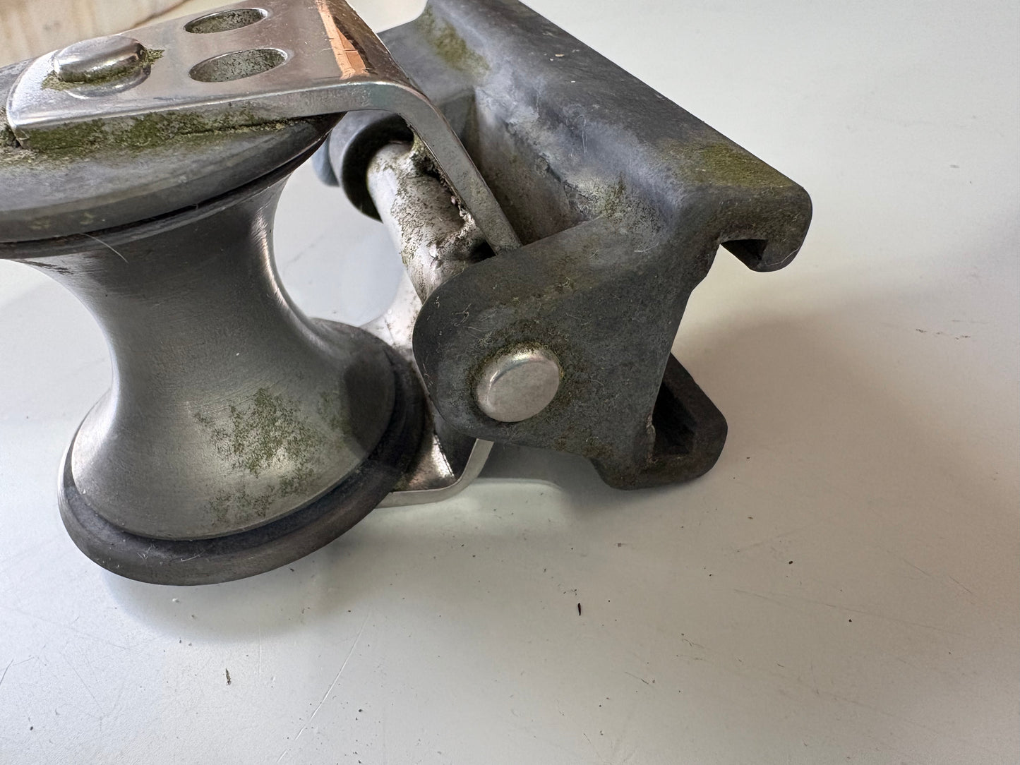 Small 1" Track Sheet Block with Pull Top - Metal Sheave