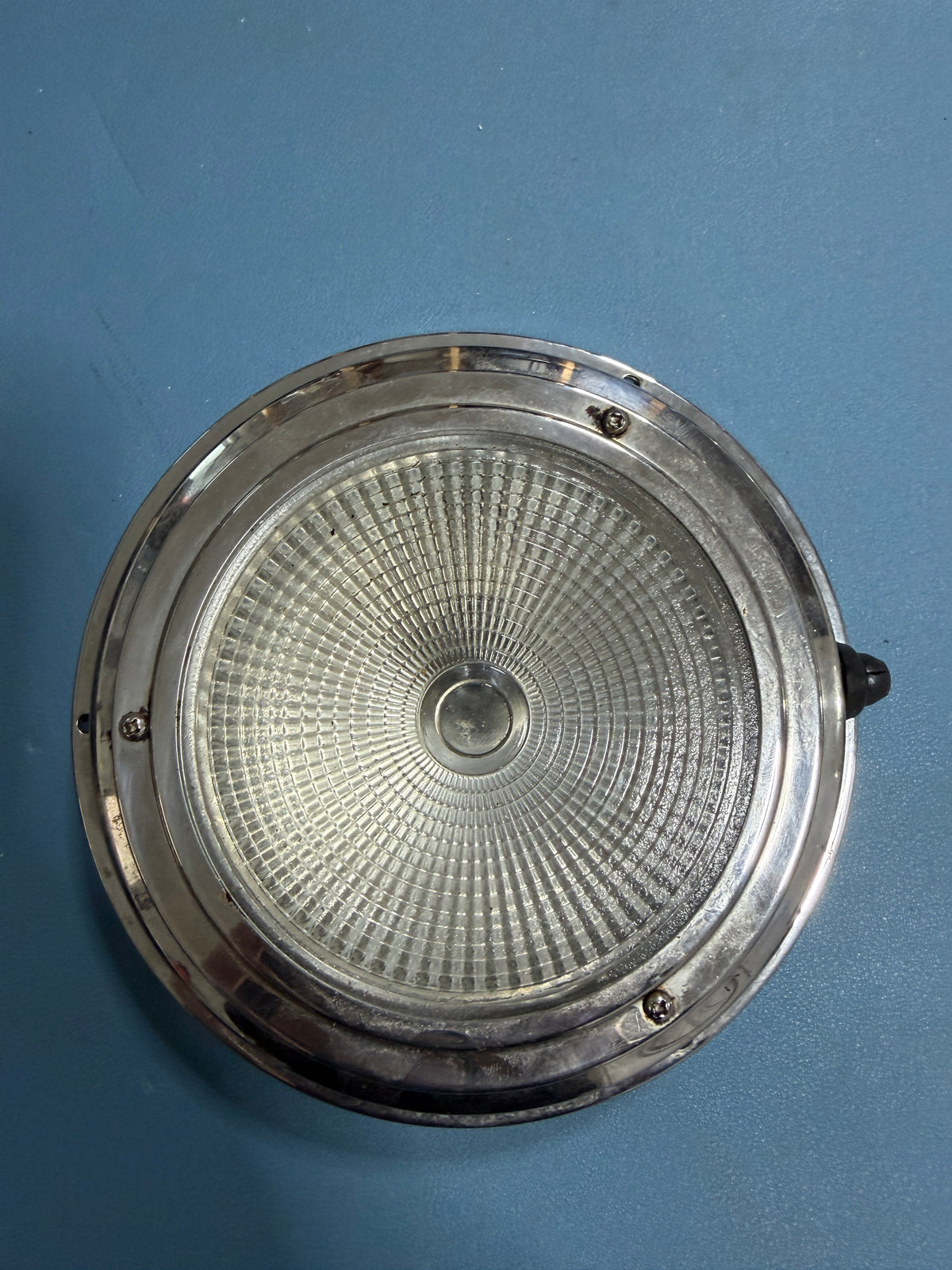 6 3/4" Interior Light - Push Button
