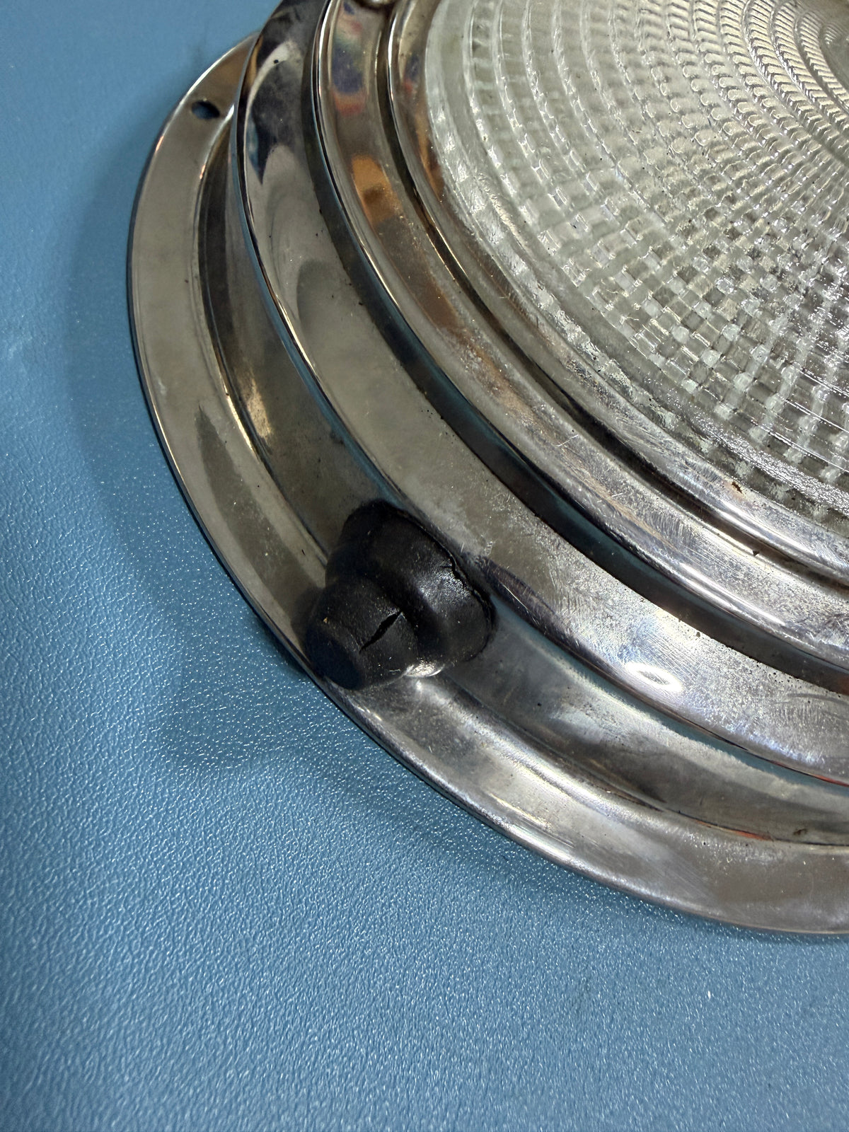6 3/4" Interior Light - Push Button