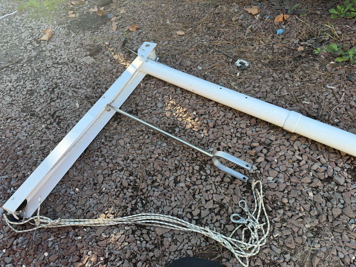 Forespar Davit System - 8'5" Total Height With 42" Arm