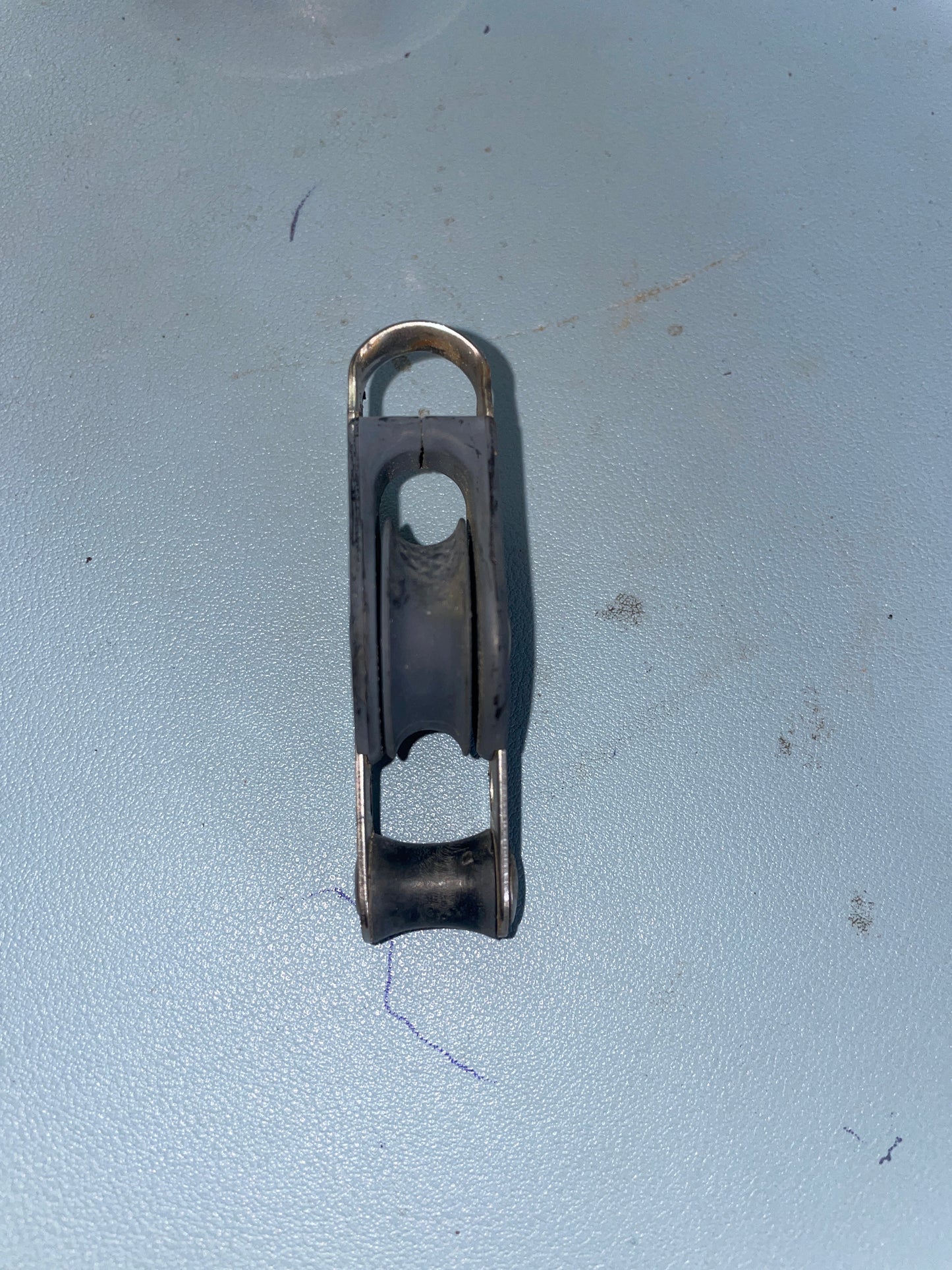 Small Harken 1 1/8” Single Sheave Fixed OR Swivel Block With Beckett - 1/4” Line