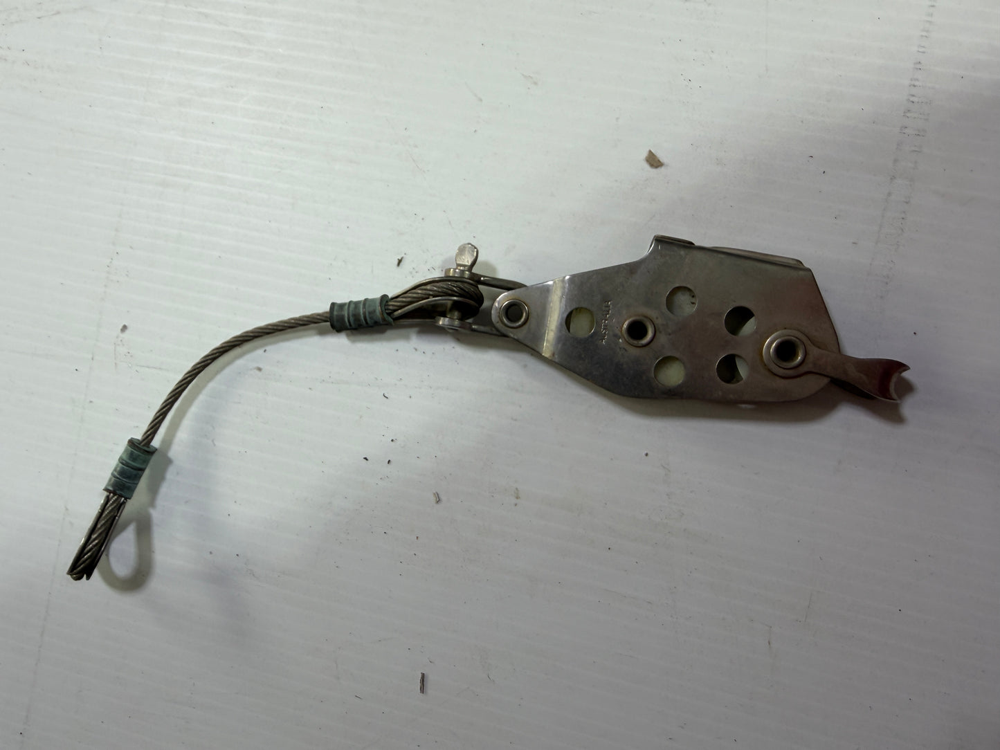 Utility Fiddle Block V Jam Cleat - 3/16" Line Width - 6 1/2" Cable