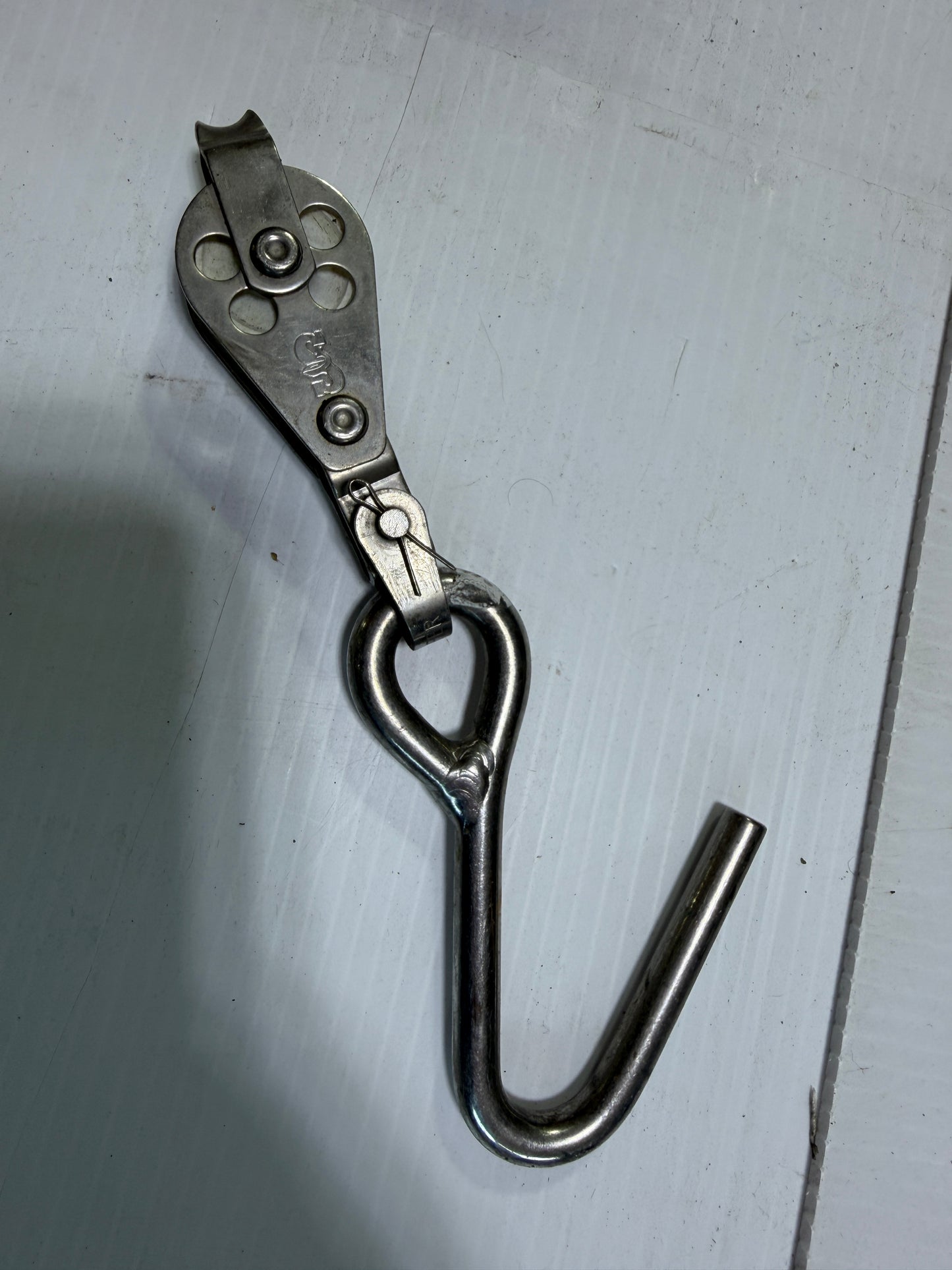 Small Schaefer Single Block With Large Hook - 3/16" Line