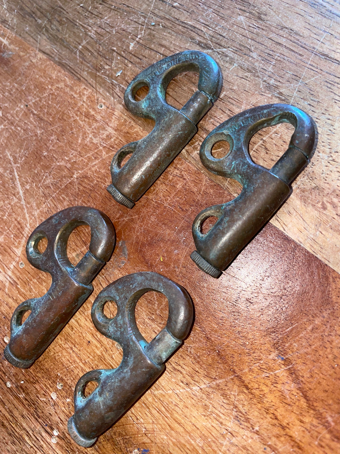 SET OF 4 Small Bronze Sail Clips