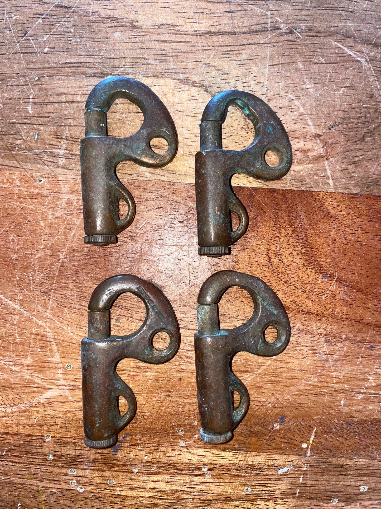 SET OF 4 Small Bronze Sail Clips