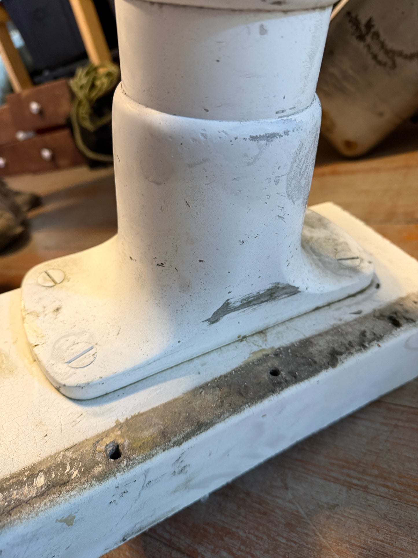 17 5/8" Tall Ericson 35-2 Pedestal